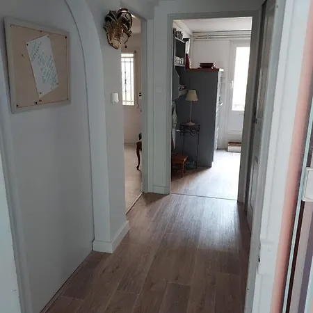 Rez-de-chaussee Privatif Spacieux 3* D'une Centre Apartment Hyeres
