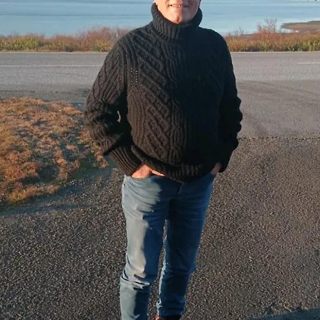 Rez-de-chaussée Privatif Spacieux 3* D'une Centre Hyères