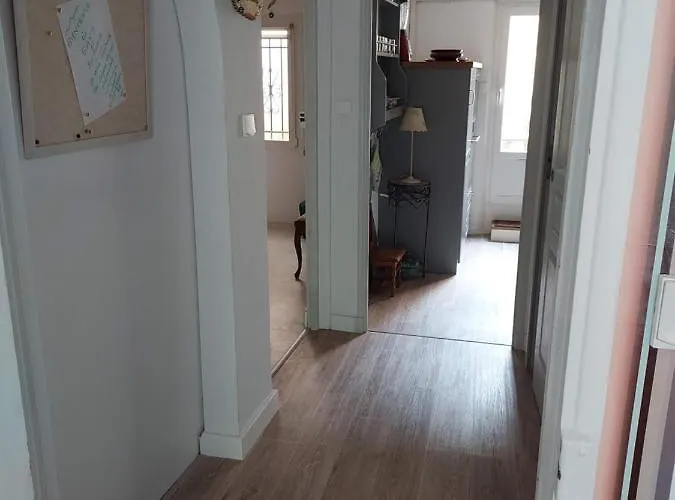 Rez-de-chaussée Privatif Spacieux 3* D'une Centre Appartement Hyères